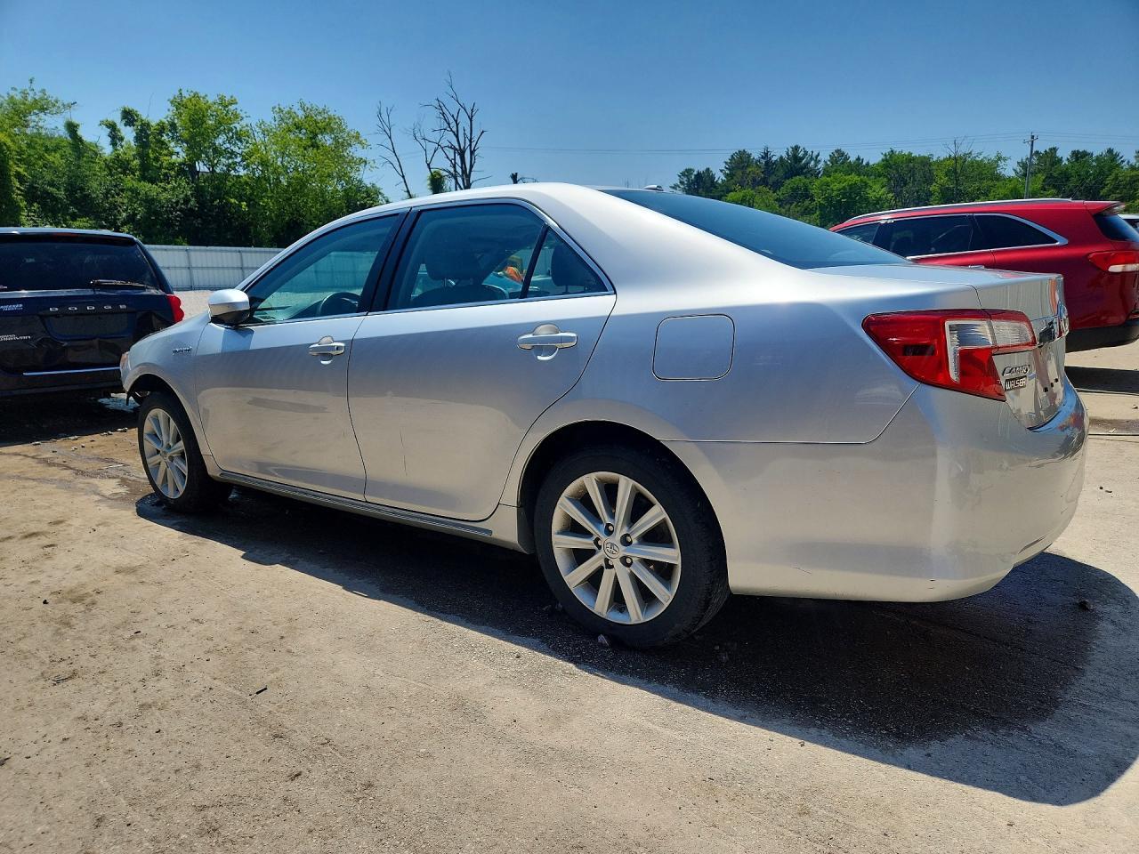 2013 Toyota Camry Hybrid Xle - Фото 2