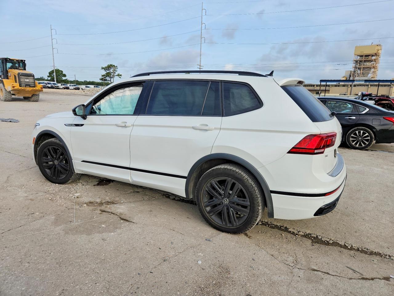 2022 Volkswagen Tiguan Se R-Line Black - Фото 2