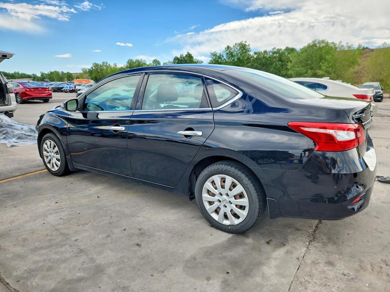 2018 Nissan Sentra S - Фото 2