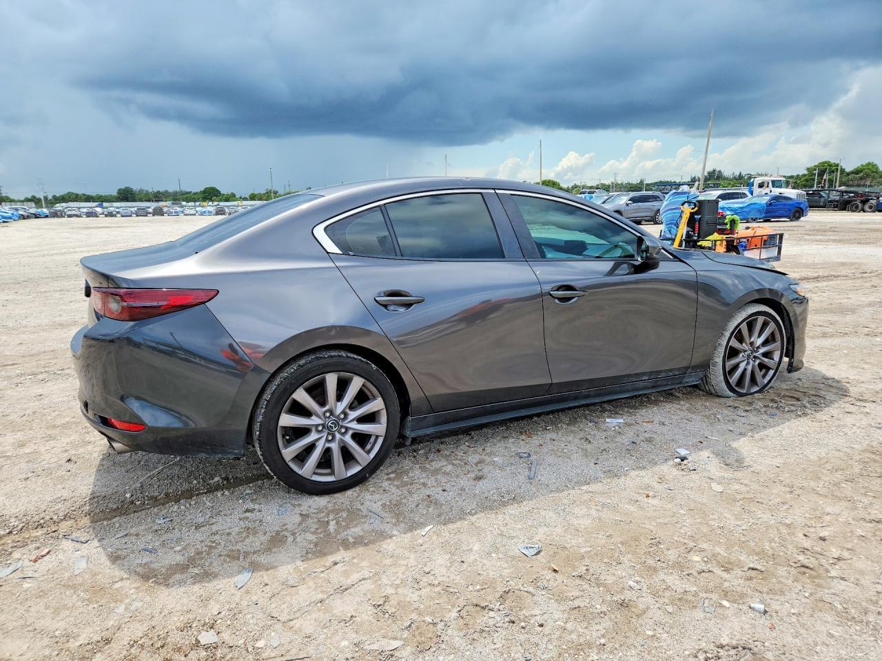 2021 Mazda 3 Preferred - Фото 3