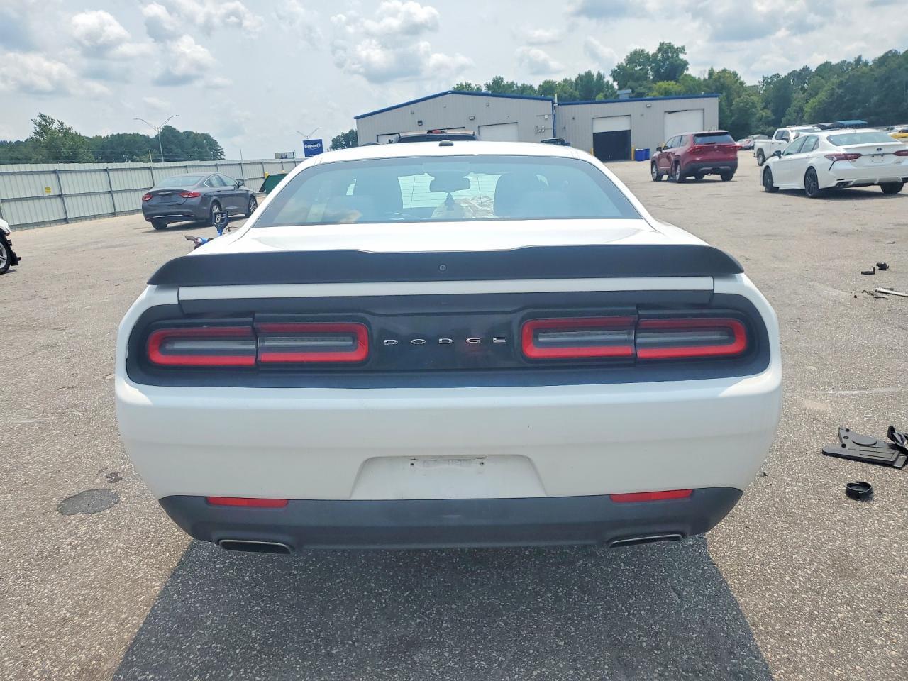 2016 Dodge Challenger Sxt - Image 6