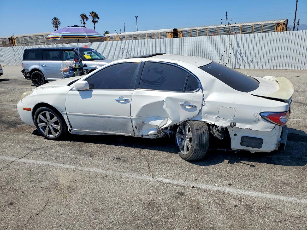 2004 Lexus Es 330 - Image 2