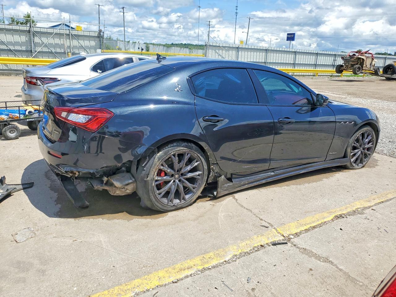 2020 Maserati Ghibli S - Фото 3