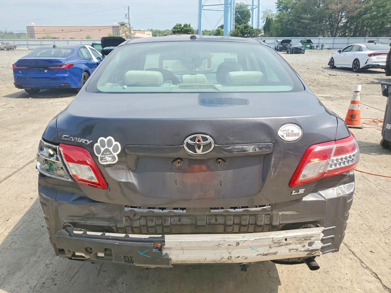 2011 Toyota Camry Le - Фото 6