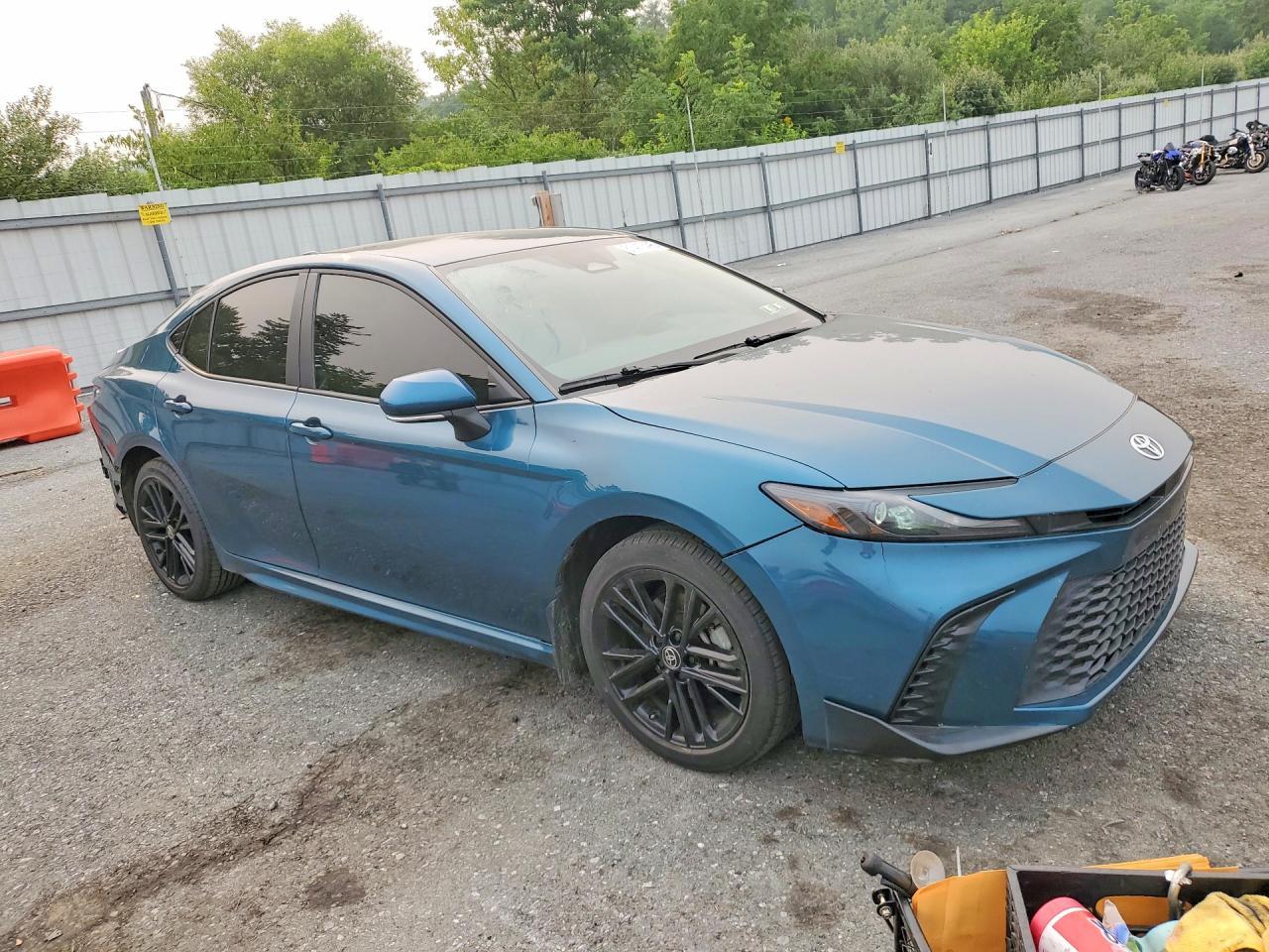 2025 Toyota Camry Se - Image 4