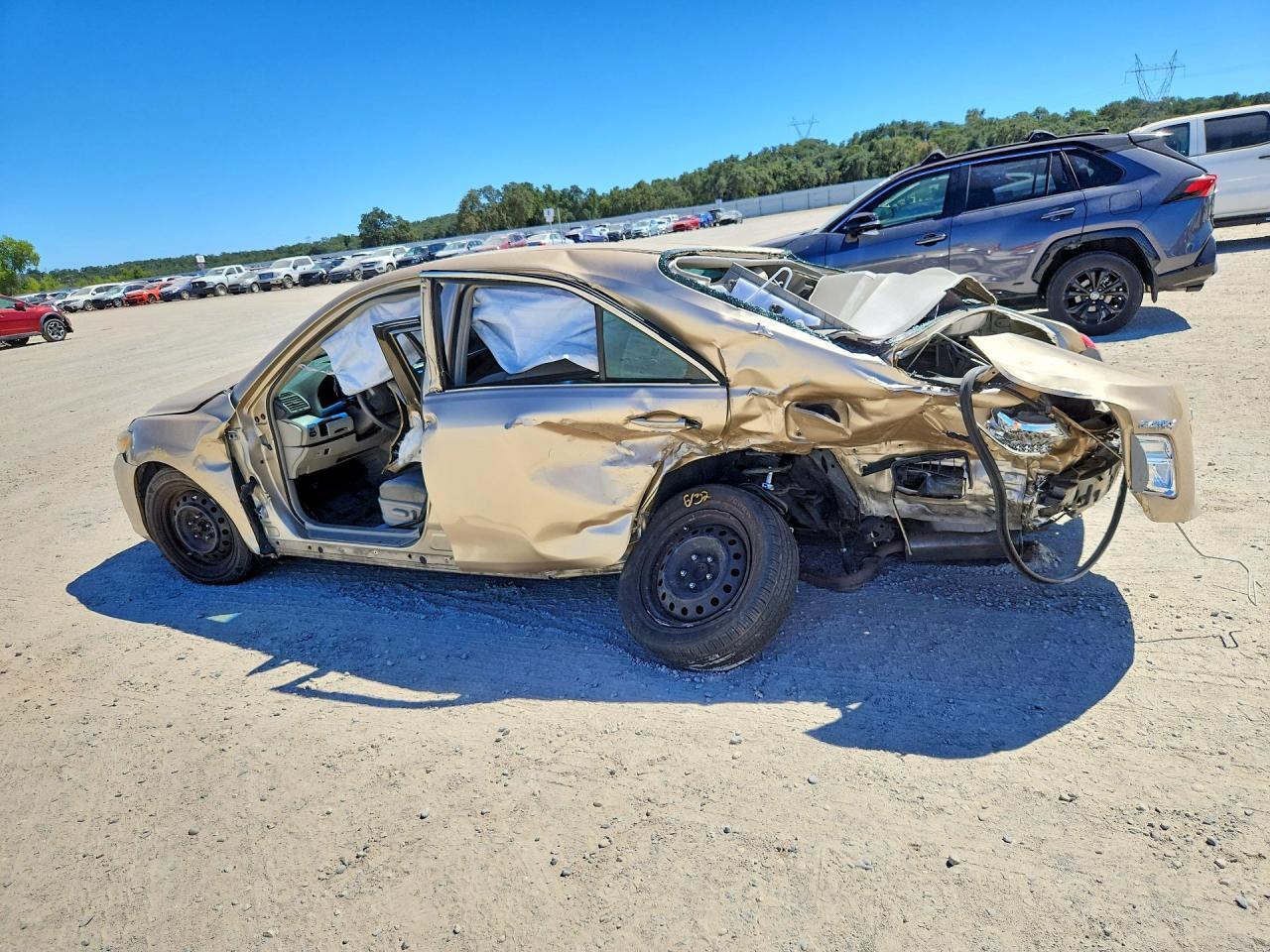 2011 Toyota Camry Le - Фото 2