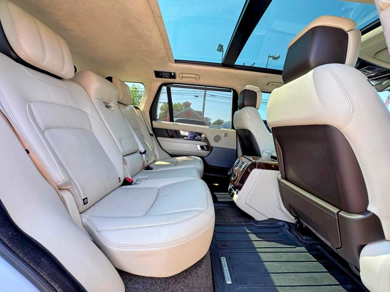 2020 Land Rover Range Rover P525 Hse - Image 6
