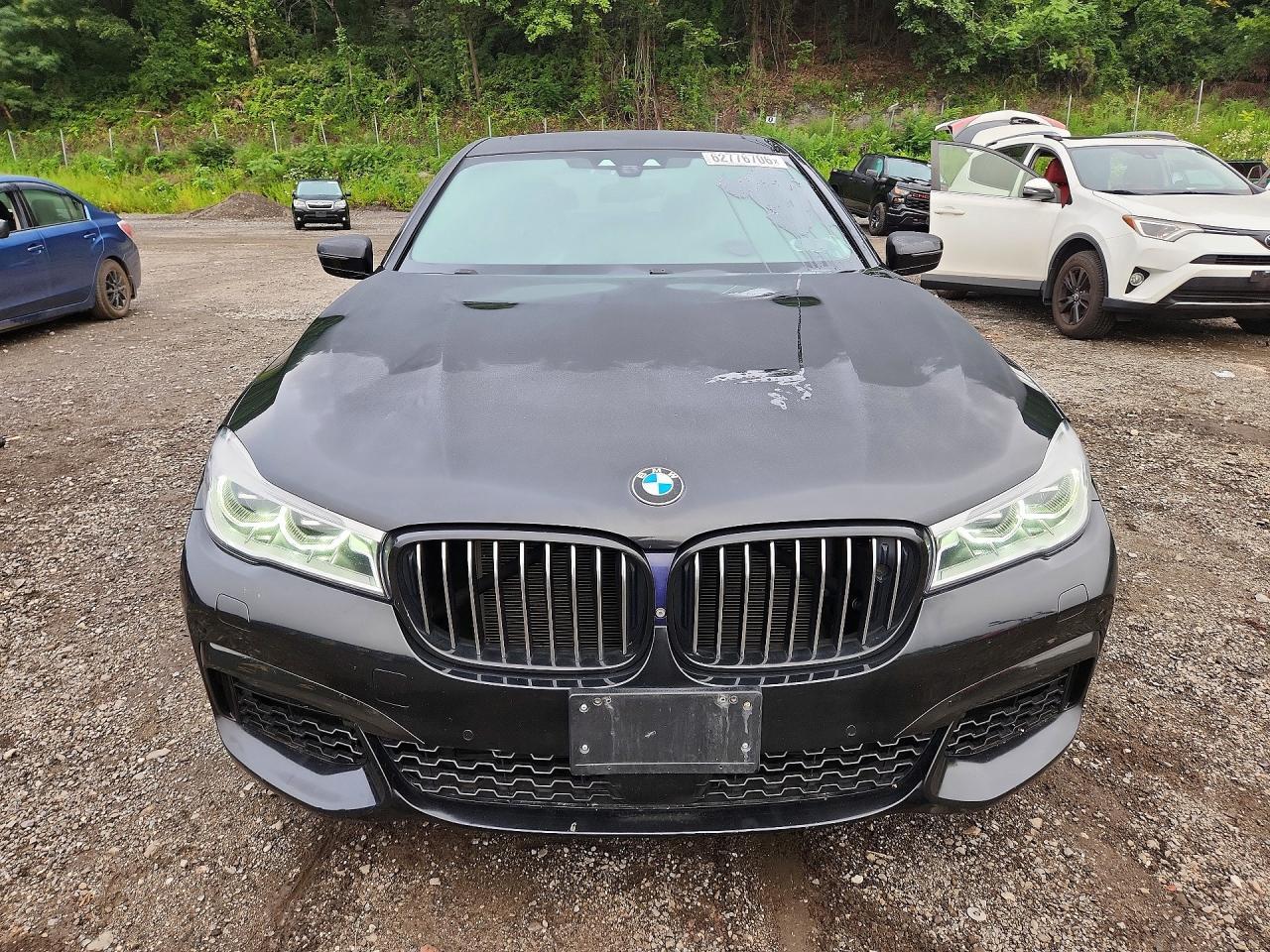 2017 BMW 750 Xi - Фото 5