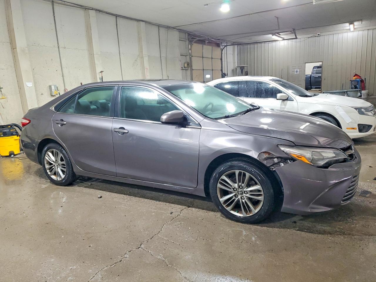 2015 Toyota Camry Se - Фото 4