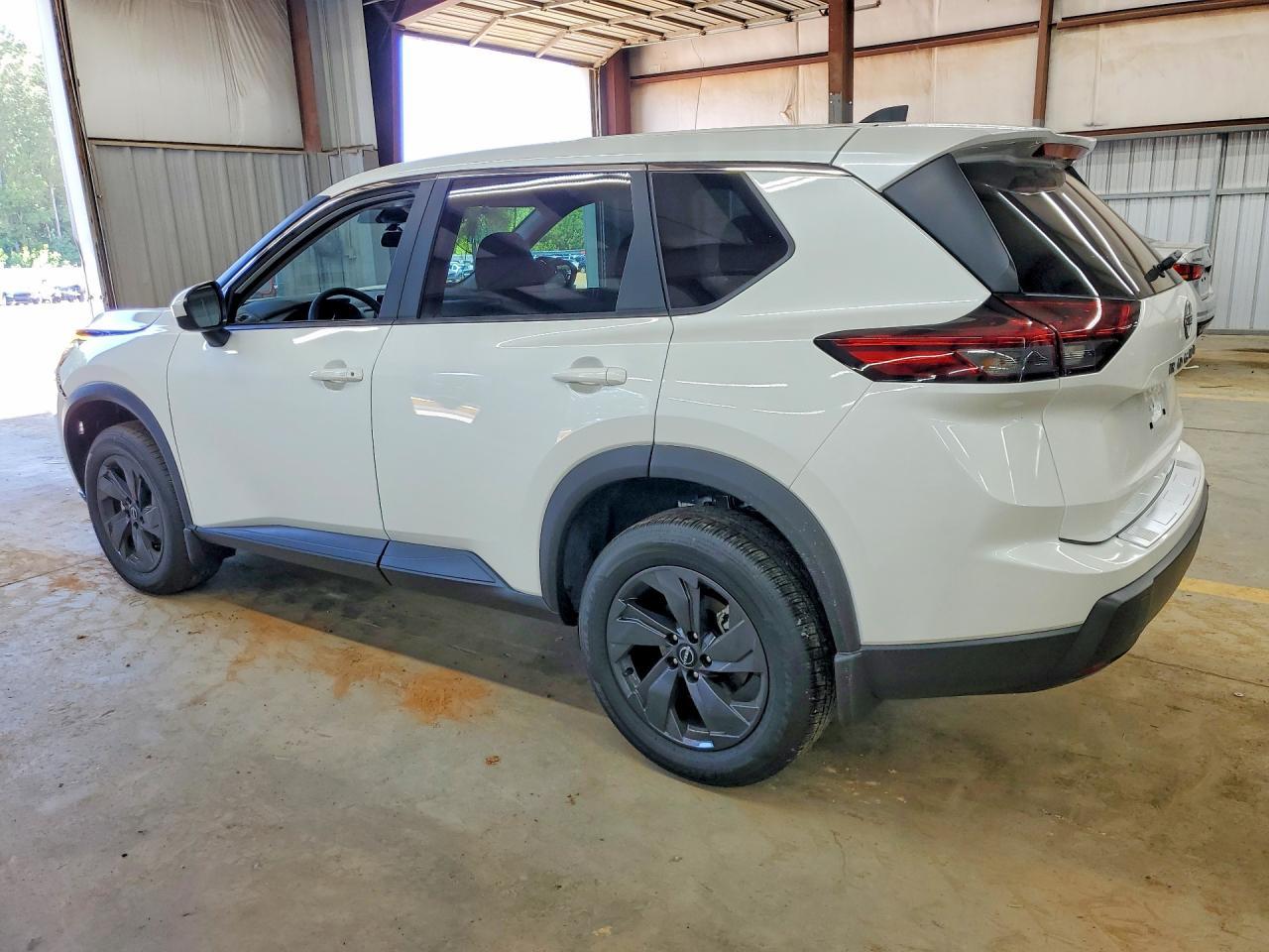 2026 Nissan Rogue Sv - Image 2