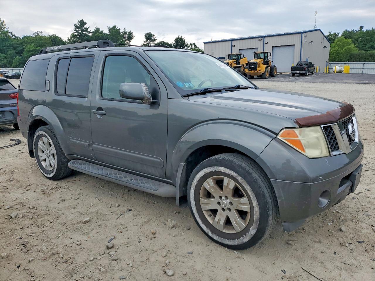 2005 Nissan Pathfinder Le/Se/Xe - Image 3
