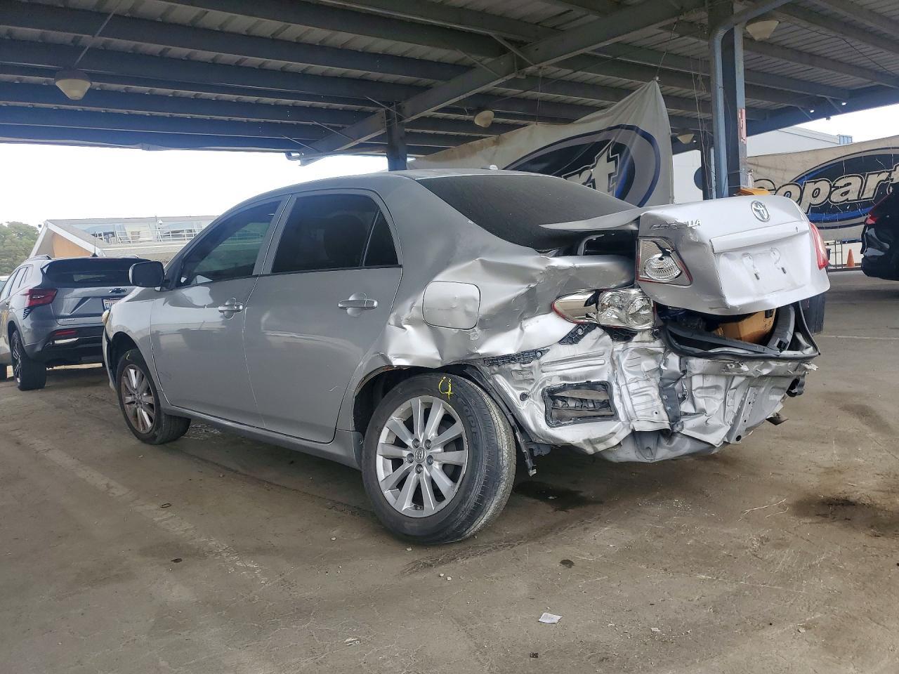 2009 Toyota Corolla Le - Image 2