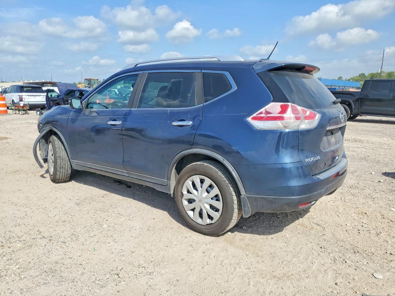 2016 Nissan Rogue S - Image 2