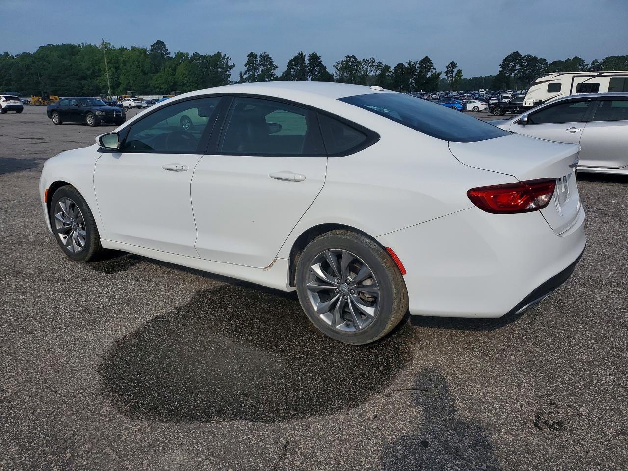 2015 Chrysler 200 S - Фото 2