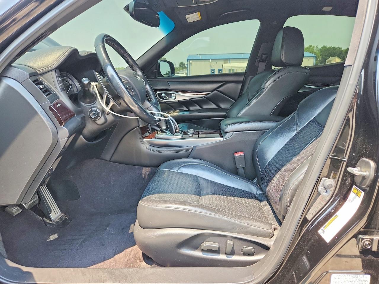 2017 Infiniti Q70 3.7 - Image 7