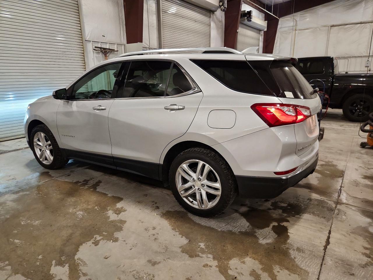 2020 Chevrolet Equinox Premier - Image 2