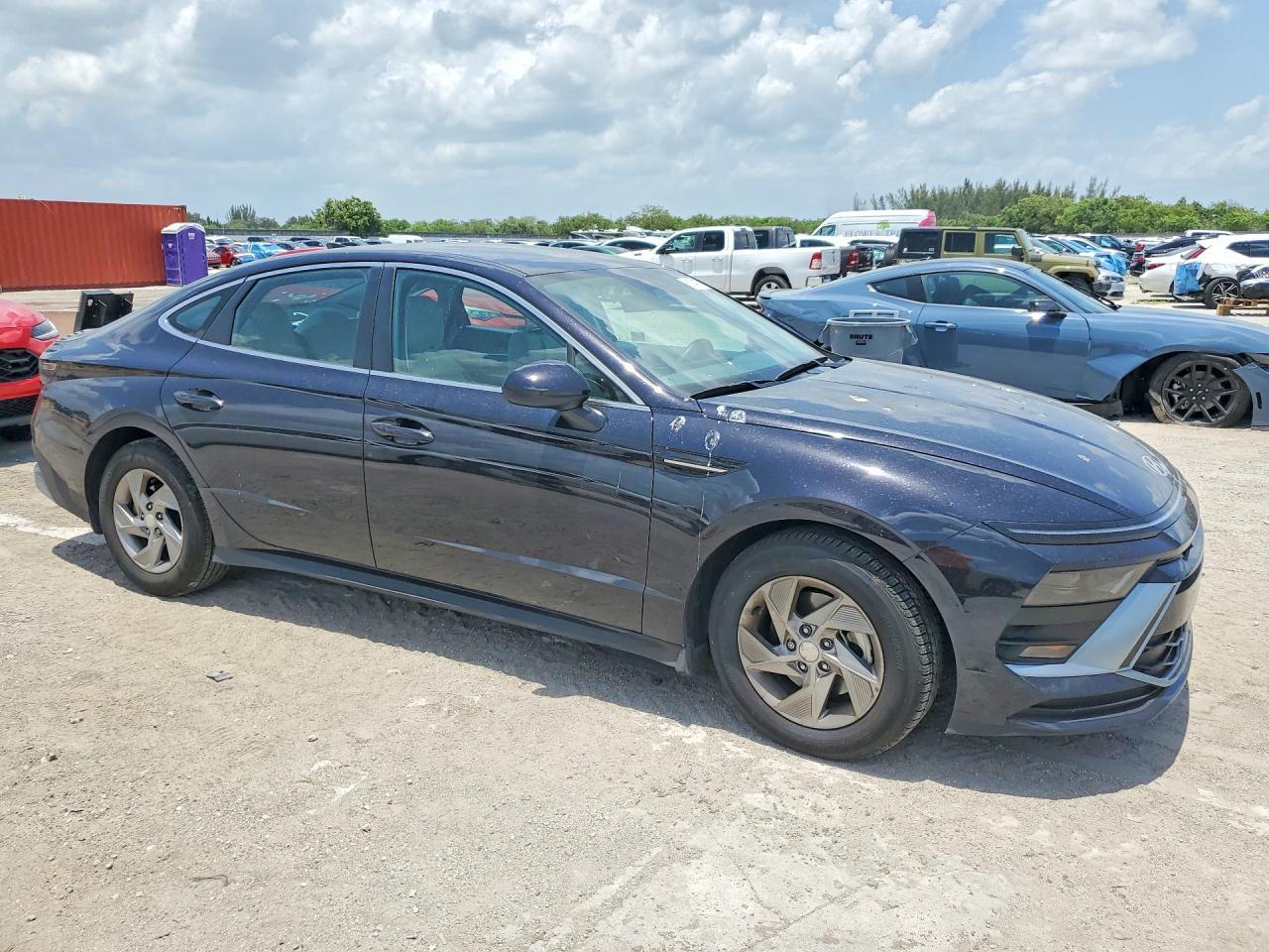 2025 Hyundai Sonata Se - Image 4