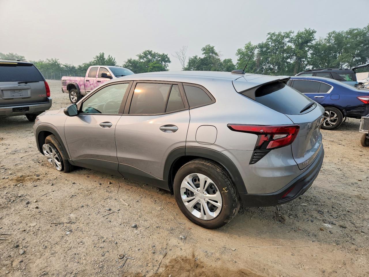 2025 Chevrolet Trax Ls - Image 2