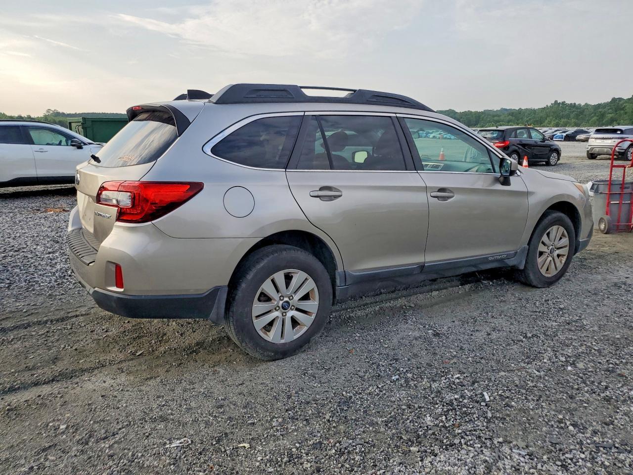 2016 Subaru Outback 2.5I Premium - Image 3