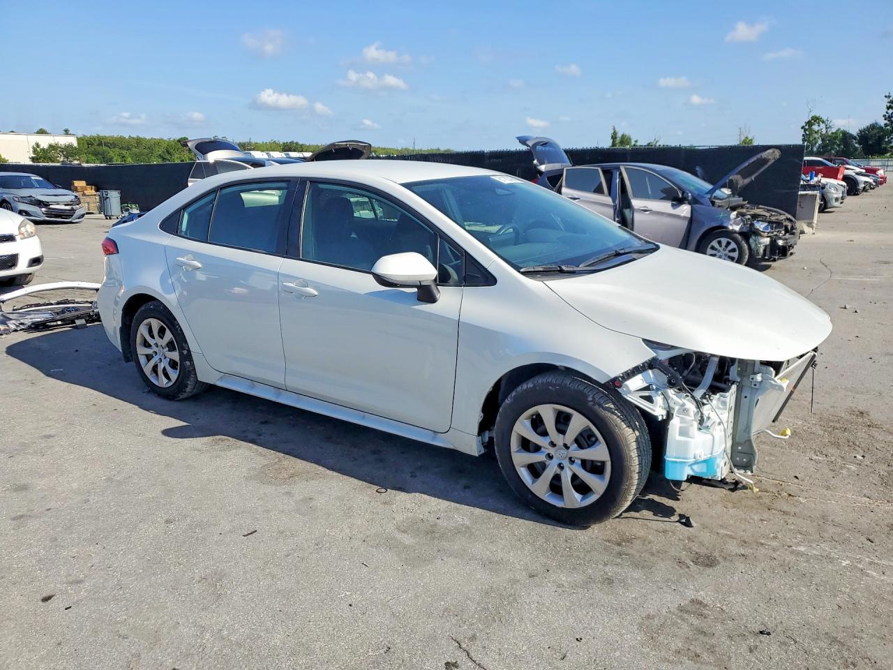 2025 Toyota Corolla Le - Фото 4