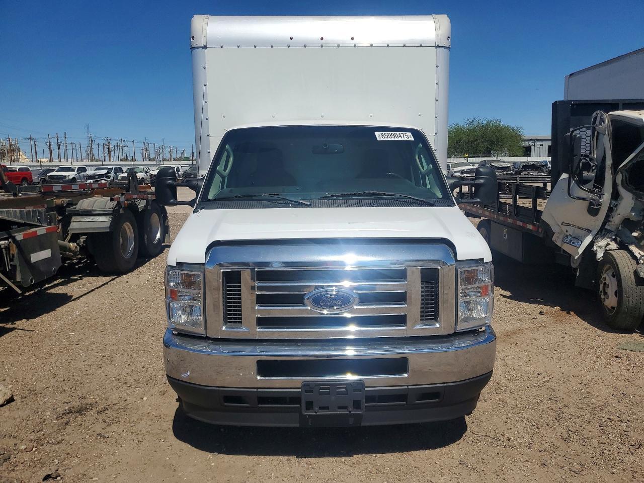 2022 Ford Econoline E450 Super Duty Cutaway Van - Фото 5