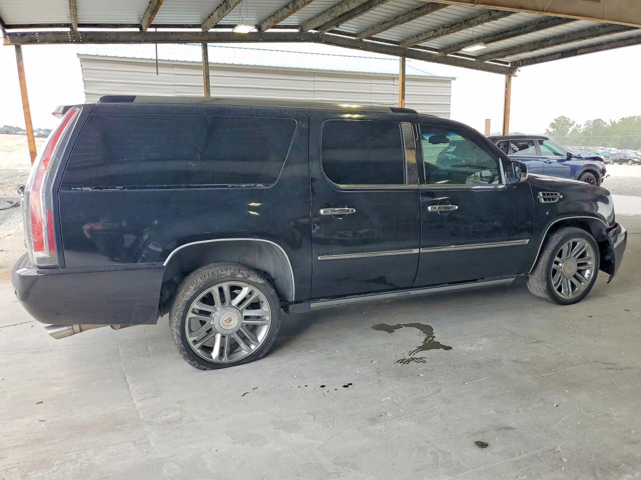 2011 Cadillac Escalade Esv Platinum - Image 3