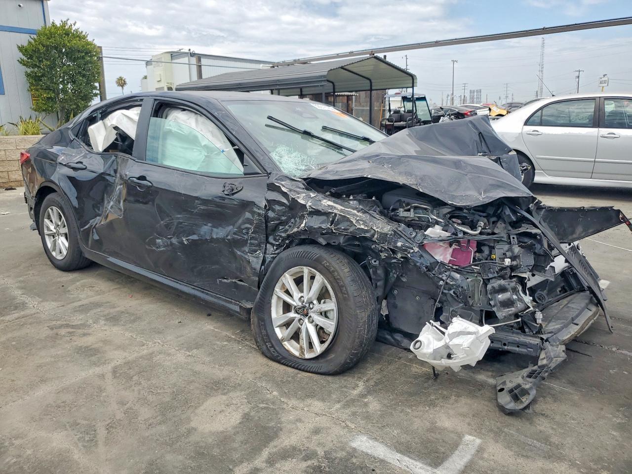 2025 Toyota Camry Le - Фото 4