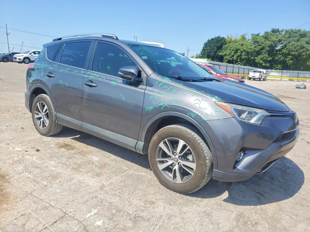 2018 Toyota Rav4 Xle - Image 4