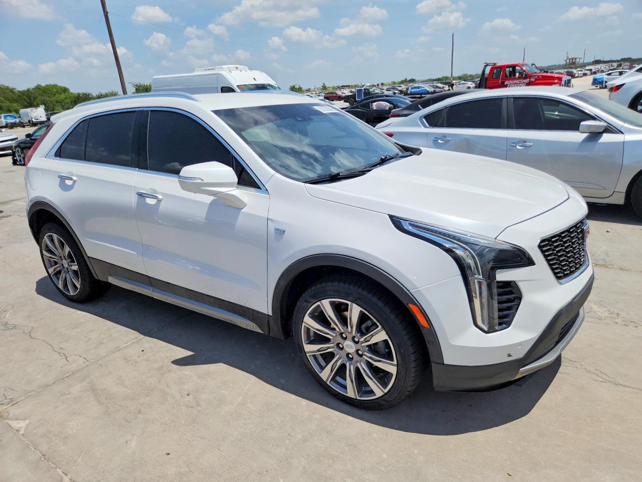 2022 Cadillac Xt4 Premium Luxury - Image 4