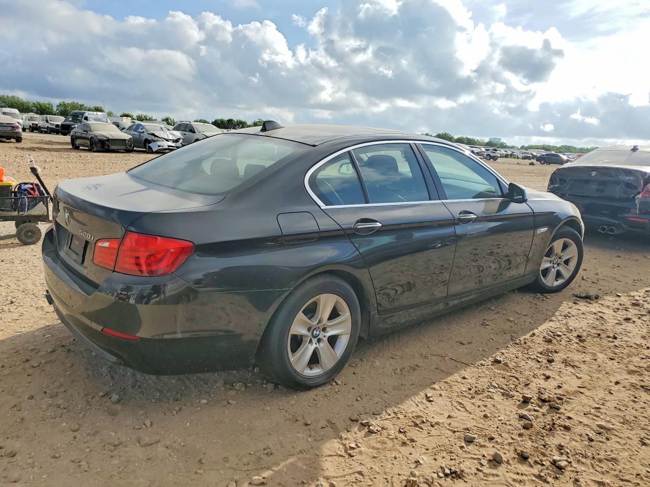 2013 BMW 528 Xi - Фото 3