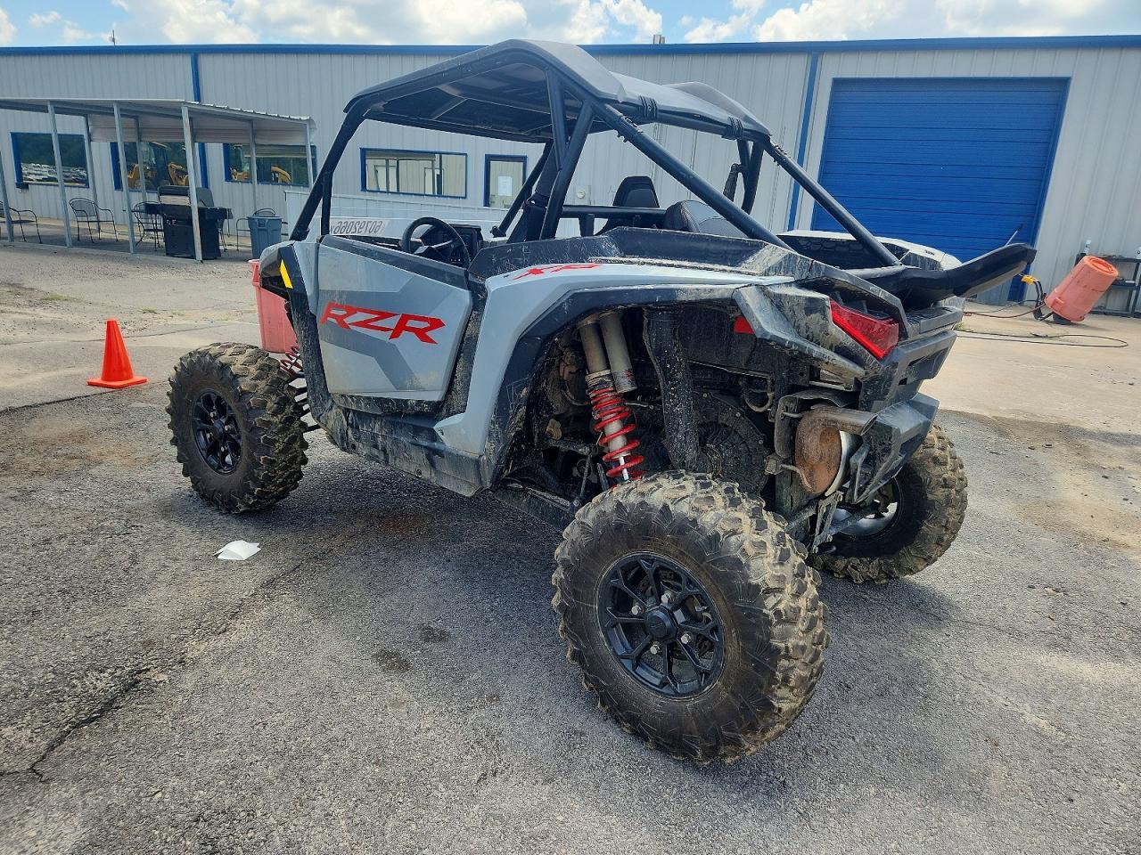 2025 Polaris Rzr Xp Utility Vehicle - Image 3