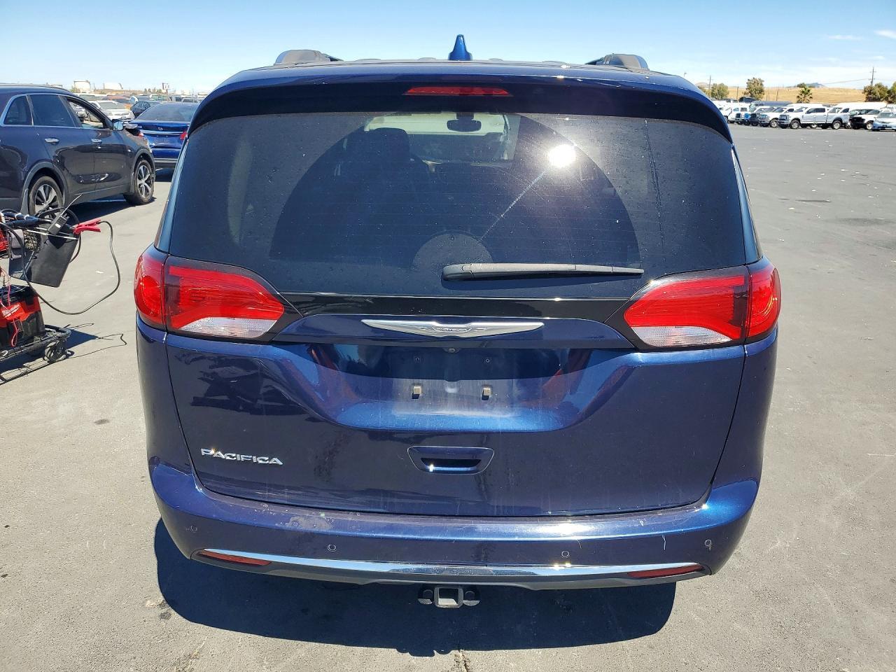 2018 Chrysler Pacifica Touring L - Фото 6