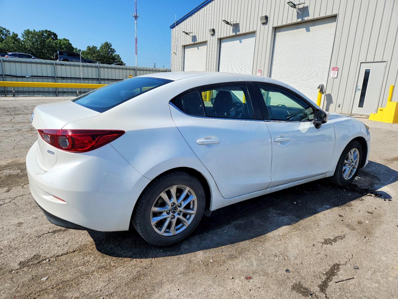 2016 Mazda 3 Sport - Image 3