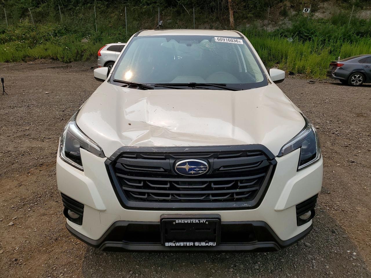 2022 Subaru Forester Premium - Image 5