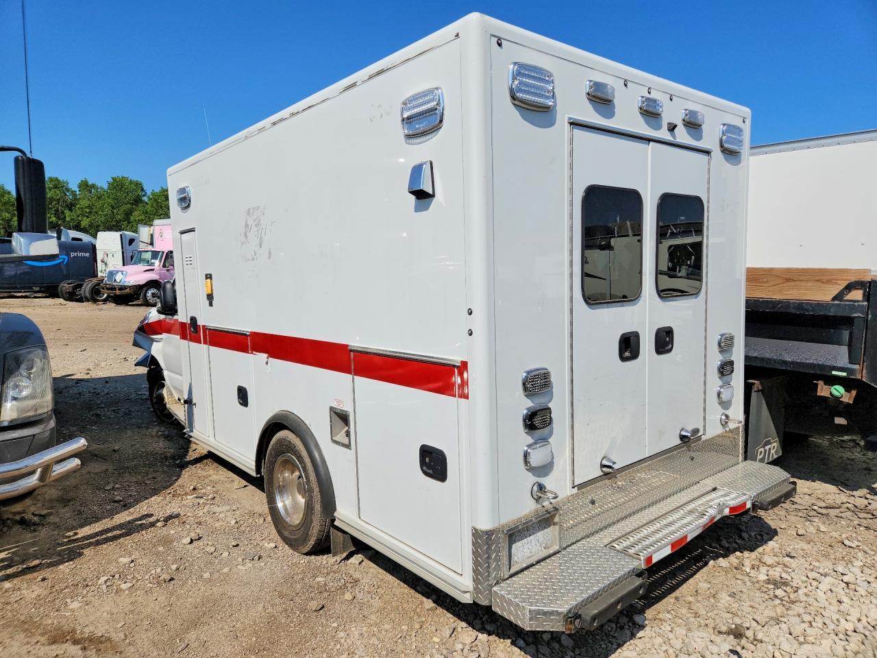 2019 Ford Econoline - Фото 2