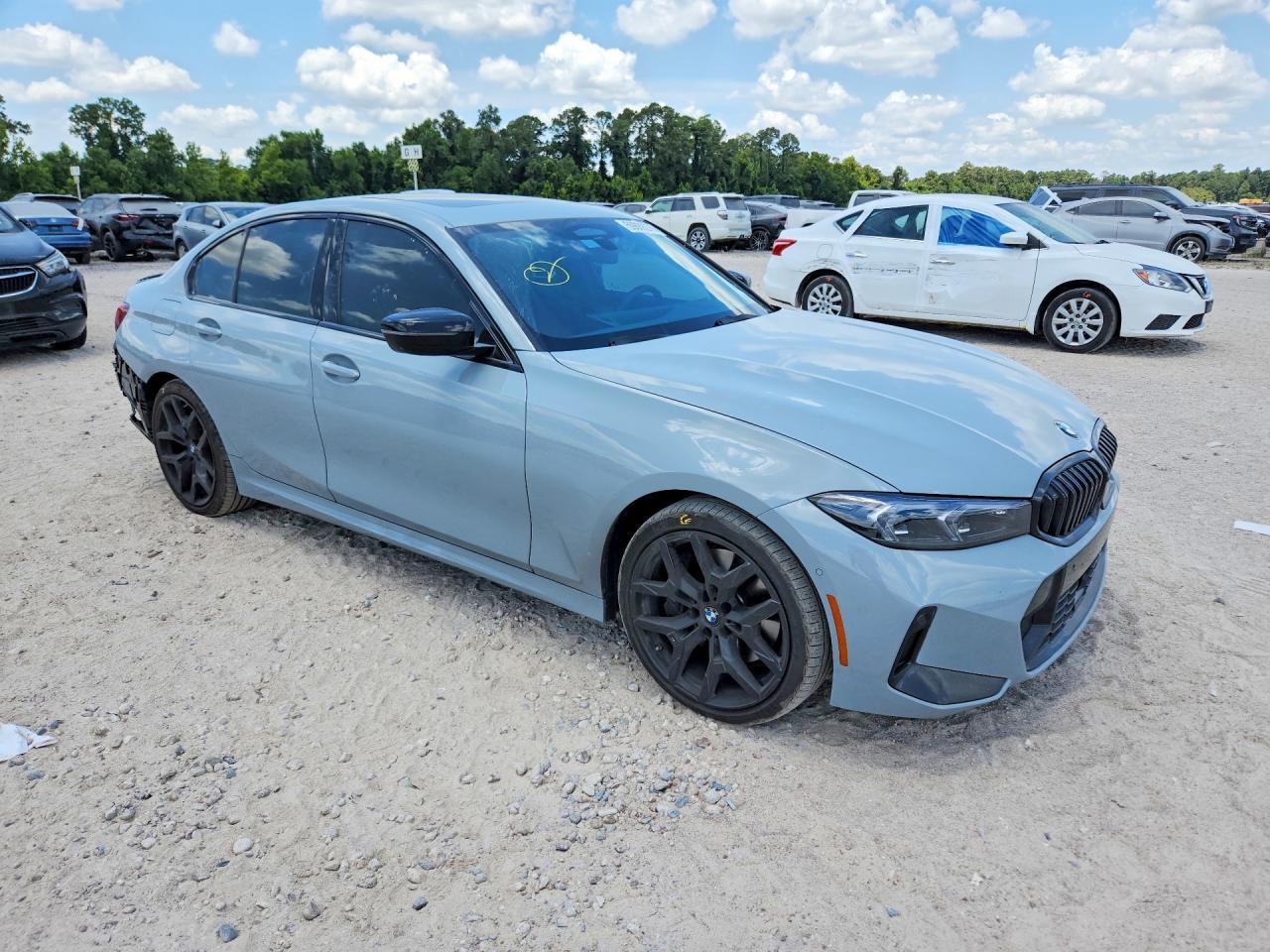 2025 BMW 330I - Фото 4
