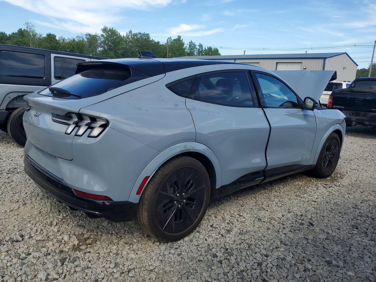 2025 Ford Mustang Mach-E Gt - Фото 3