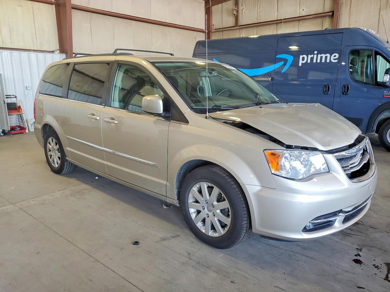 2013 Chrysler Town & Country Touring - Фото 4