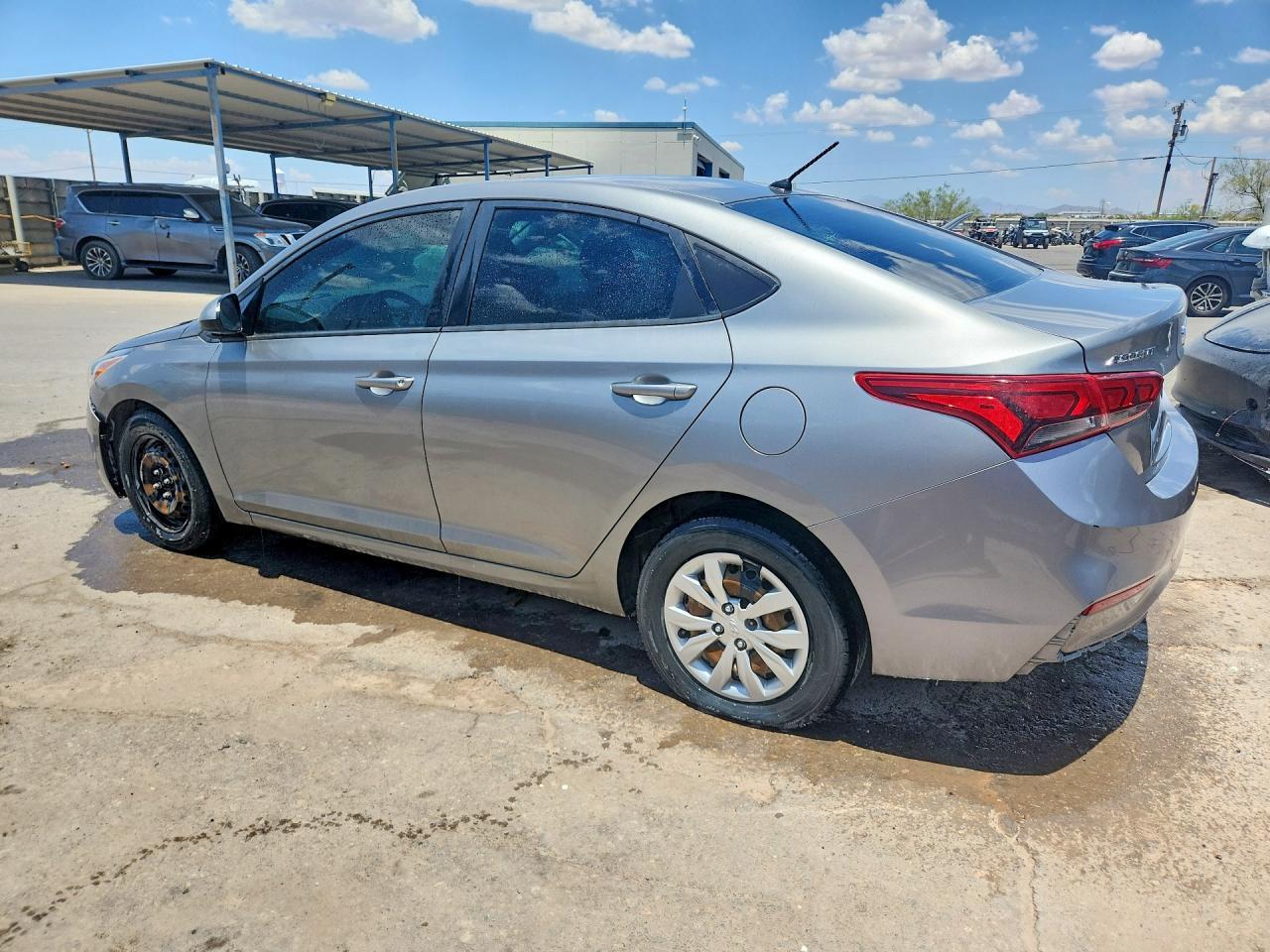 2021 Hyundai Accent Se - Фото 2