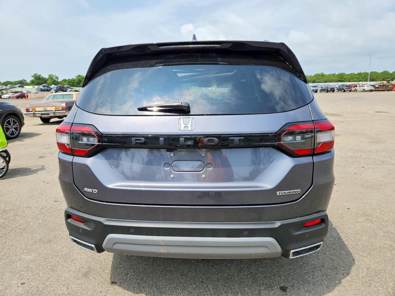 2025 Honda Pilot Touring - Image 6