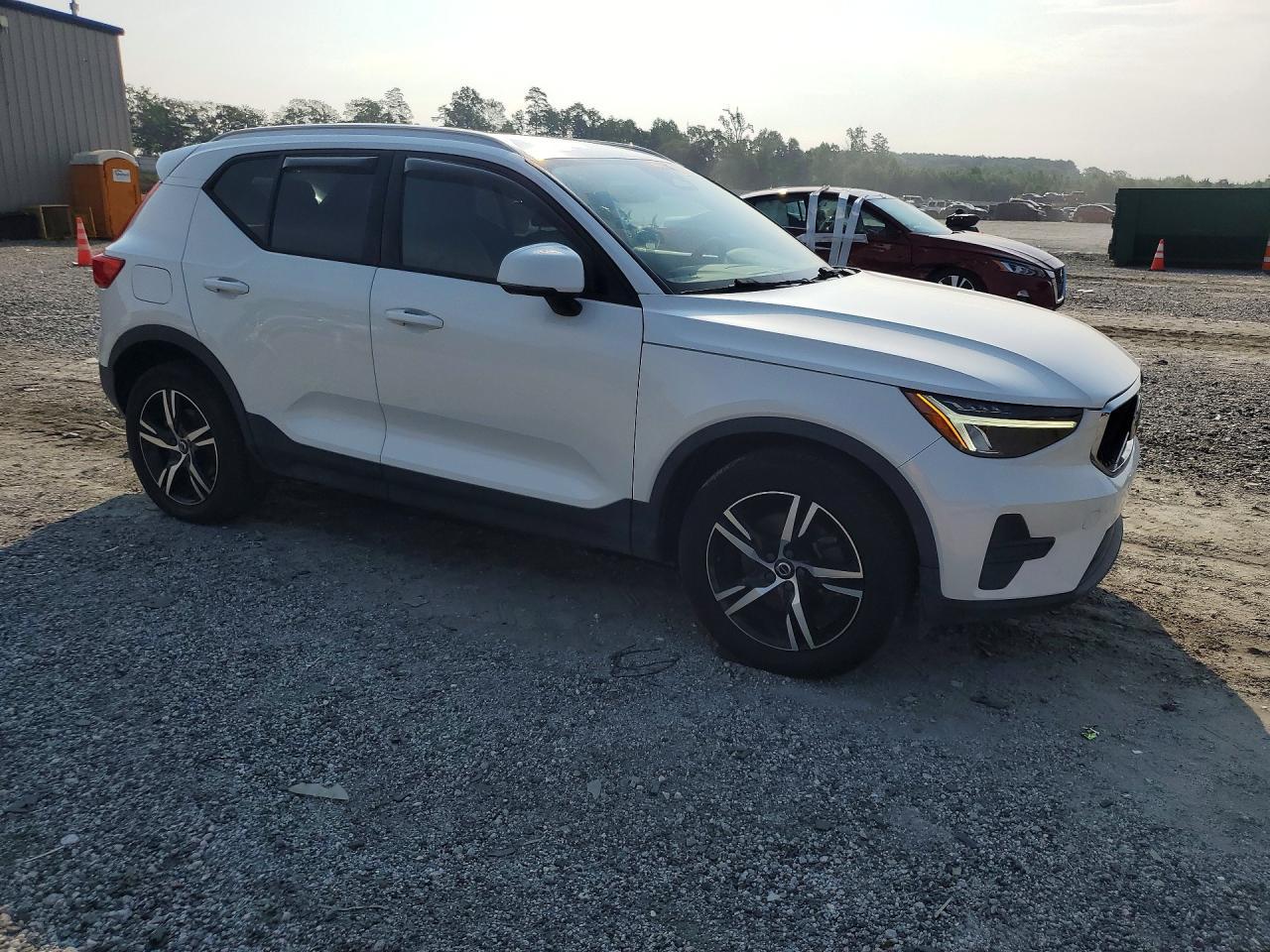 2023 Volvo Xc40 Core - Фото 4