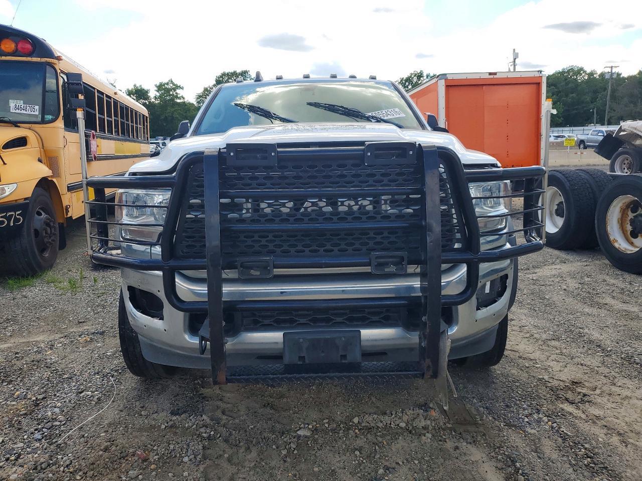 2020 Ram 4500 - Box Truck - Фото 5