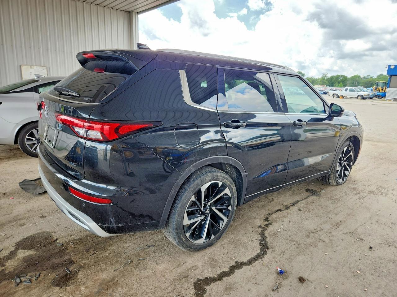 2024 Mitsubishi Outlander Sel - Фото 3
