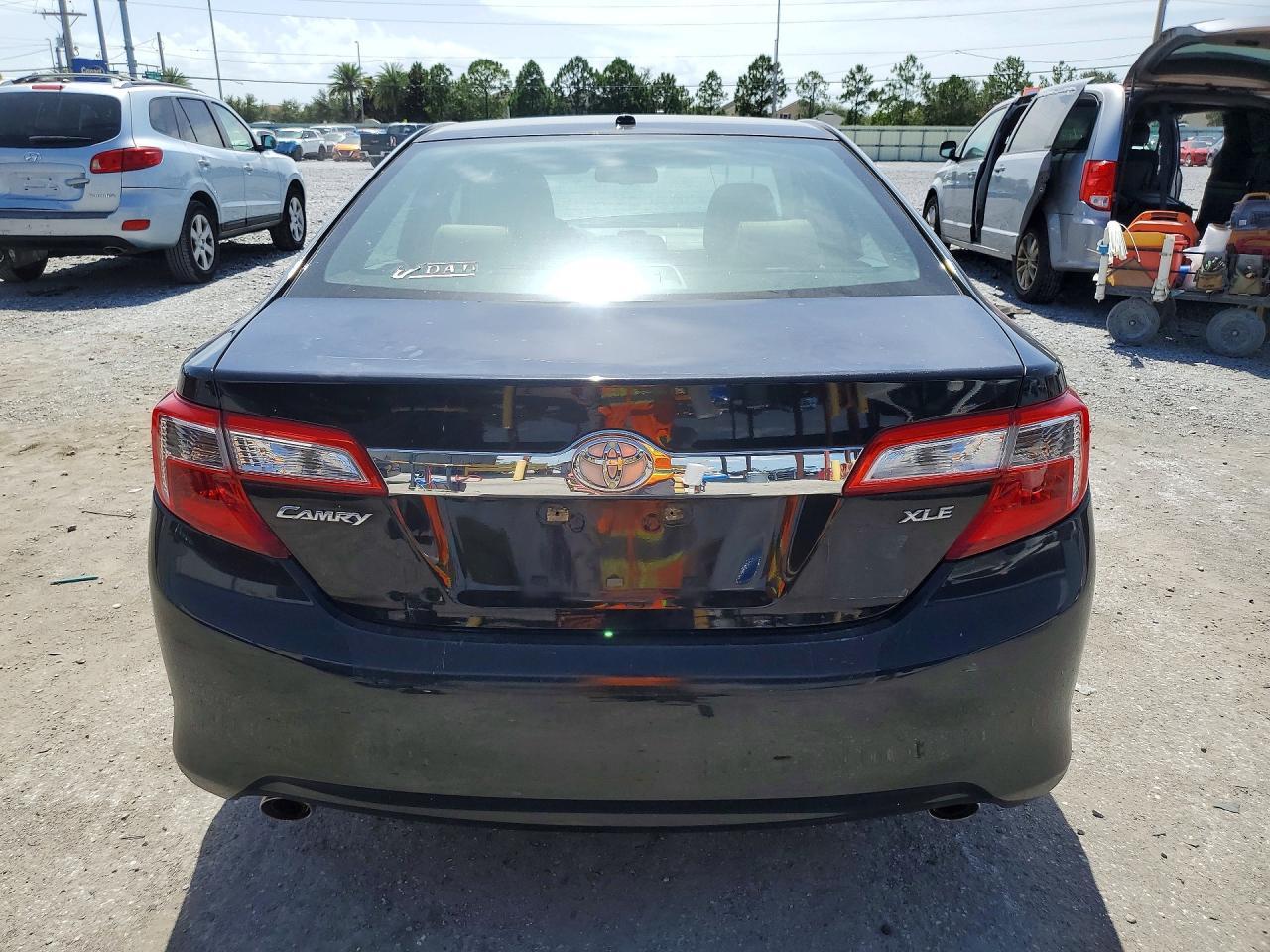 2012 Toyota Camry Xle V6 - Image 6