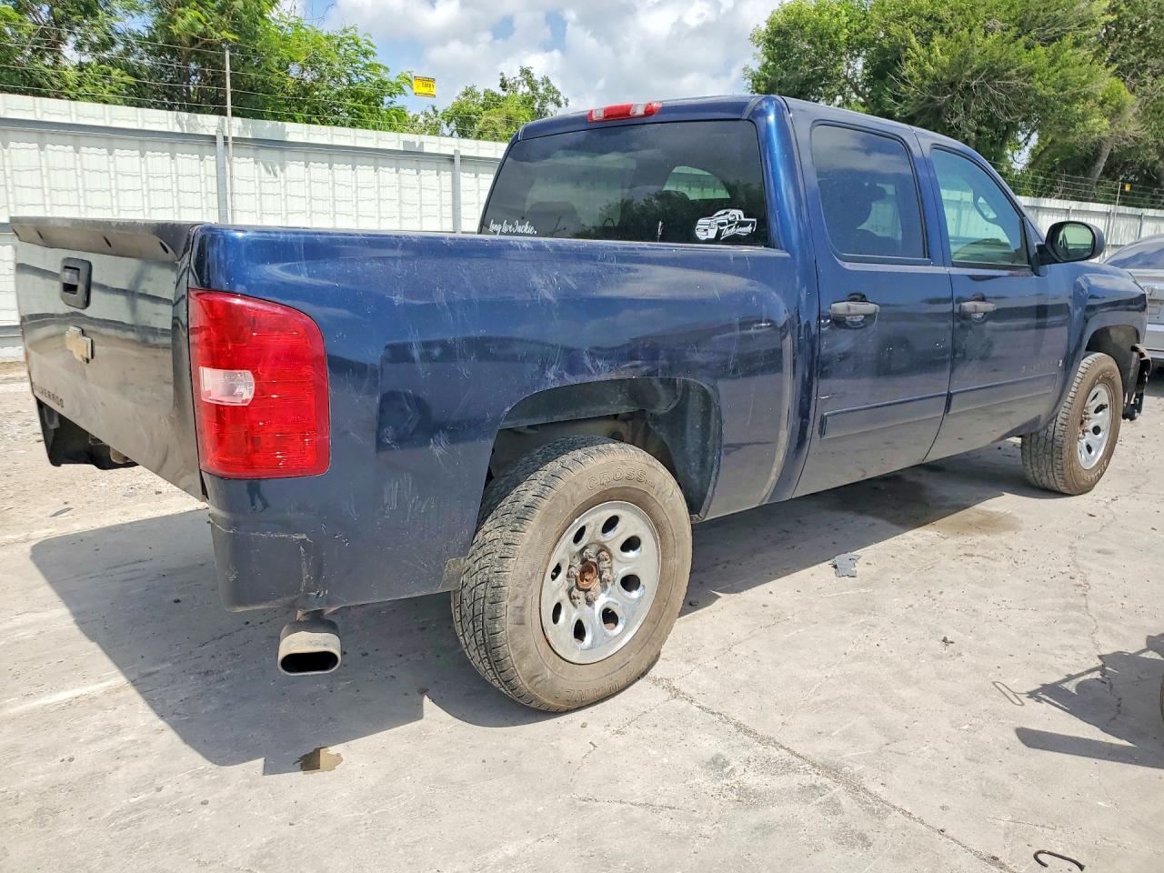 2008 Chevrolet Silverado C1500 - Image 3
