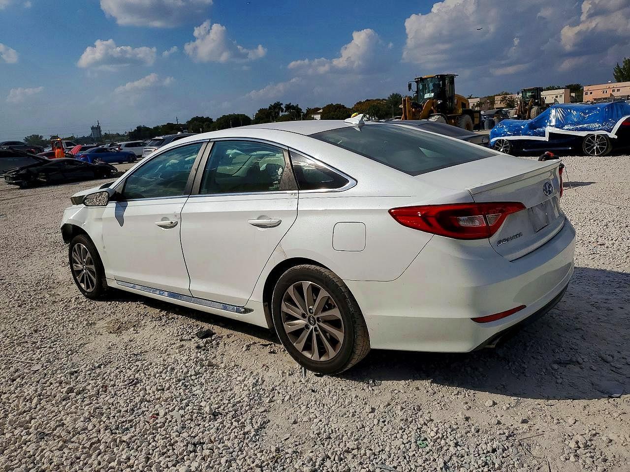 2017 Hyundai Sonata Sport - Фото 2