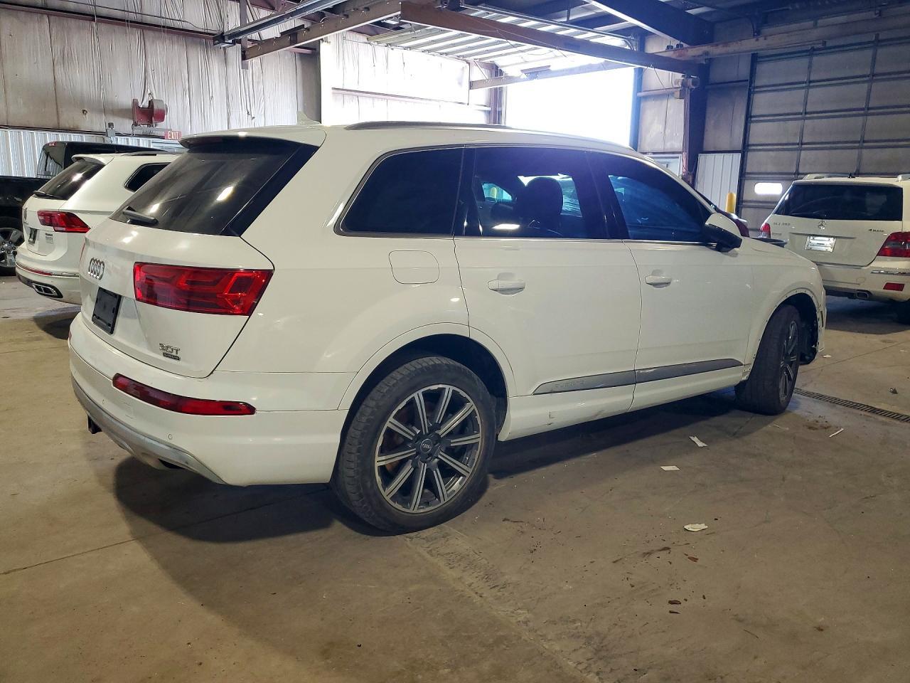 2017 Audi Q7 Premium - Image 3