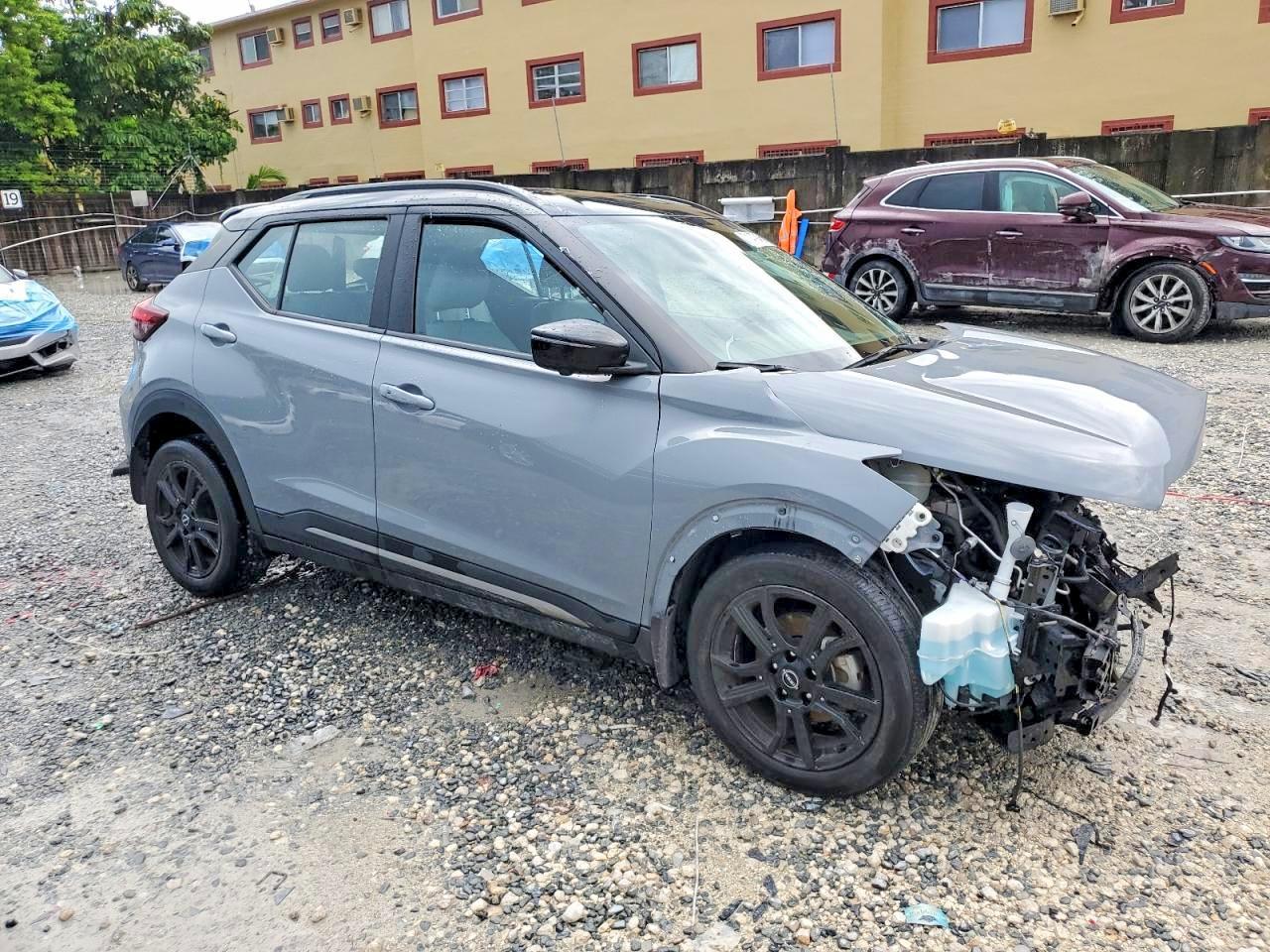 2023 Nissan Kicks Sr - Фото 4
