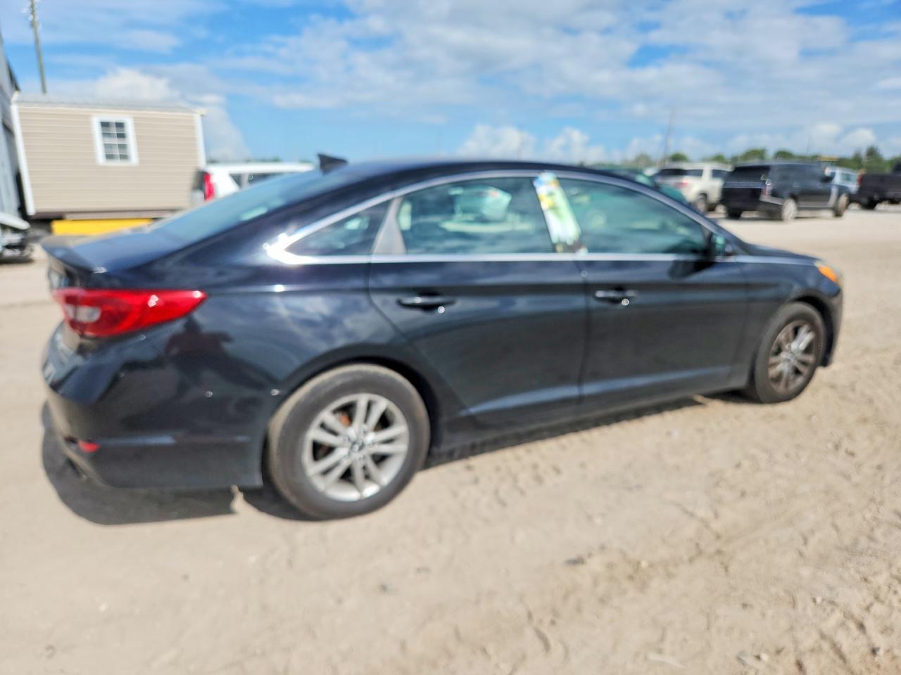 2017 Hyundai Sonata Se - Image 3