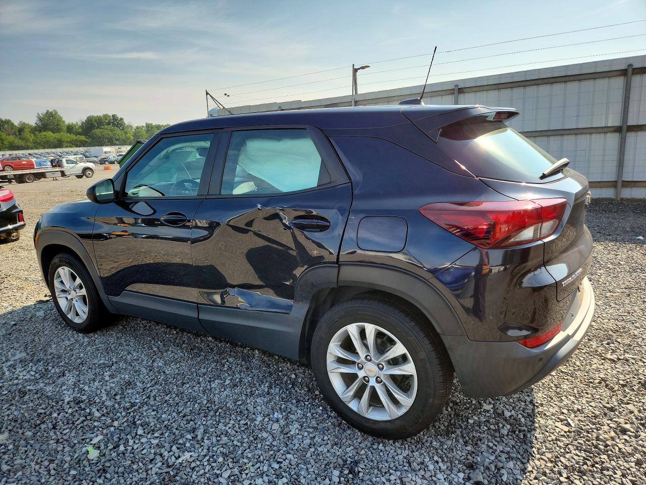 2021 Chevrolet Trailblazer Ls - Image 2